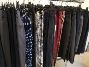 Vends lots pantalons + jupes + robes BRANDTEX