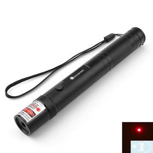 Une lampe de poche en forme de pointeur laser rouge avec des piles (5mW, 605nm, noir)