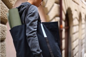 Généreux Cabas en toile avec anses en cuir