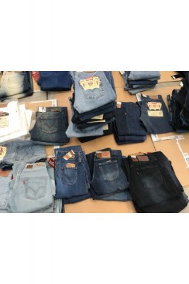 LIQUIDATION LOT 411 JEANS LEVIS 10€