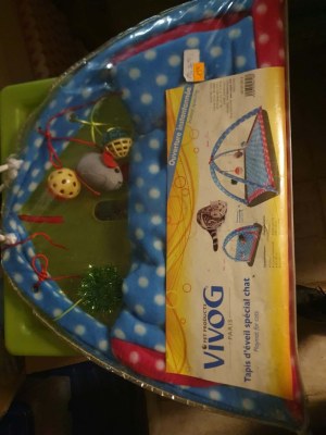 Lot de jouets et griffoires pour chats