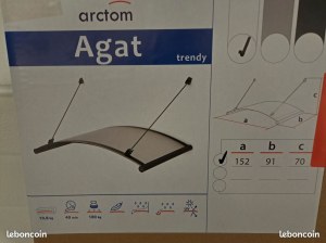 Je vends cette marquise de la marque Arctom, un accessoire pratique et tendance pour ex...