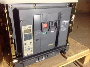 Achat stocks ,surplus ,lots de matériel électrique industriel . cellues HTA , TGBT , On...