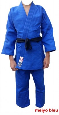 MAGNIFIQUE LOT DE MATERIEL DE SPORT DE COMBAT