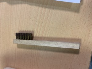 DESTOCKAGE BROSSE A BOUGIES AVEC MANCHE EN BOIS FILS LAITON