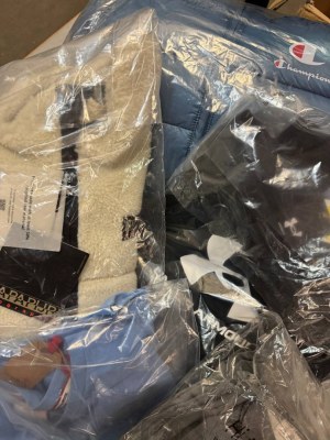 11 €/pc – Vêtements de marque pour hommes et femmes (Mix), catégorie A, stock des catal...