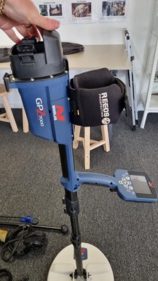 Prix ​​promotionnel : Détecteur de métaux pour pépites d'or Minelab GPZ 7000