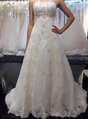 Fabricant magnifique robes de marieé en dentelle, perles et satin