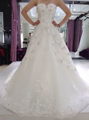 Fabricant magnifique robe de marieé en satin , tulle et perles