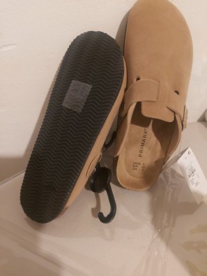 Lot de 500 paires de sandales chaussure (mules) de marque PRIMARK
