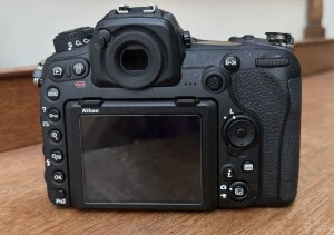 Nikon D500 20.9 MP Digital Camera Tested Excellent