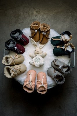 Chaussons bébé en cuir et fourrure d'Agneau