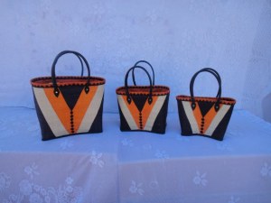 Vends lot paniers malgaches ( 6000 piéces ) totalité ou portionné