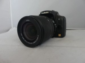 Panasonic LUMIX DMC-L10 with Leica 14-50mm zoom lens