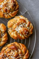 Pasquier - la couronne des rois tentation chocolat aux éclats de noisettes caramélisées