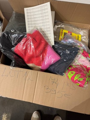 395 € par lot (75 pièces) – Vêtements de marque mixte femmes/hommes, catégories A/B/C...