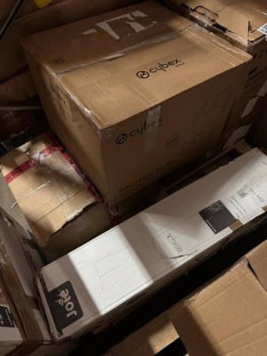 3 682 € – Lot n°2 (81 pièces) Poussettes et sièges auto de marques – retours clients,...