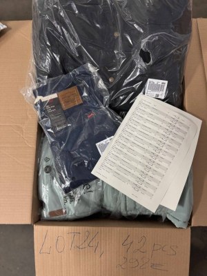 298 € – Vêtements de marque pour femmes et hommes (mixte), 42 pièces, grandes marques...