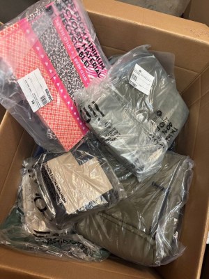 28 € – Sacs et sacs à dos de marque (25 pièces, mix, catégorie A–C, retours clients, st...)