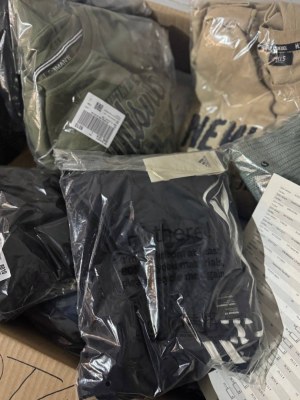 215 € – Vêtements de marque mixte pour femmes et hommes, 41 pièces, retours clients cat...