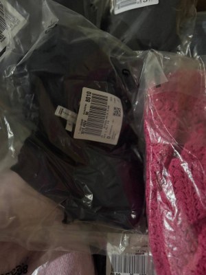 350 € – Vêtements de marques mixtes pour femmes et hommes, 52 pièces, catégorie A–C, re...