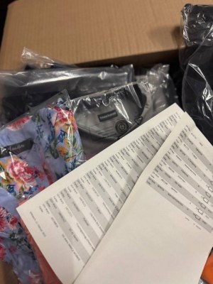 444 € pour 76 pièces de vêtements de marques mixtes hommes et femmes – retours clients...