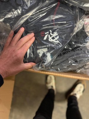 223,75 € vêtements de marque mixte femmes hommes 25 kg 45 pièces Nike Adidas Tommy Hilf...