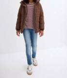 8,10 € – Vestes pour femmes avec capuche issues de catalogues allemands, stock (Catégor...)