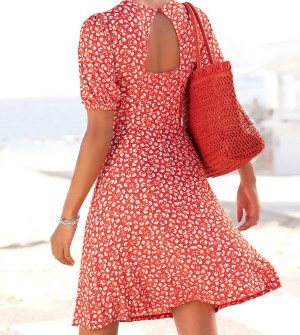 À partir de 2,80 €/pièce. Stock de robes pour femmes catégorie A, été automne printemps...