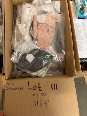 378 € / Lot de lingerie féminine de marque, lot n° 111 de 90 pièces, catégorie A/B/C,...