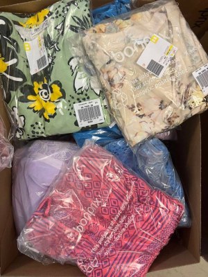 Vêtements disponibles en stock en Allemagne – Pour femmes et hommes, prêts à être expéd...