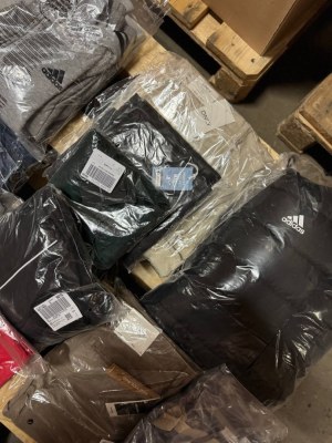 6,70 €/pièce – Vêtements de marque (mixte) pour femmes et hommes, catégories A, B, C,...