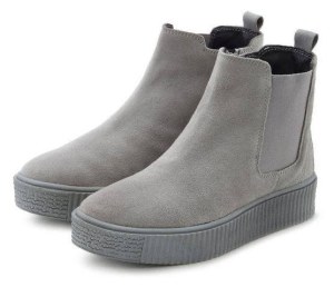 Des chaussures d'hiver pour femmes sont disponibles en stock, catégorie A, à des prix...