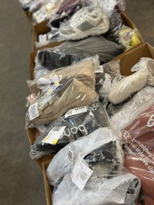 Vente en gros de chaussures d'Allemagne, mix pour hommes et femmes, stock disponible !