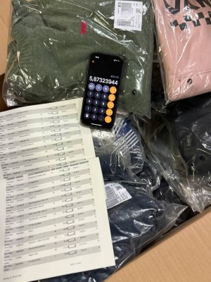 410 € – Vêtements de marque pour femmes et hommes (Mix, 71 pièces) – Retours clients