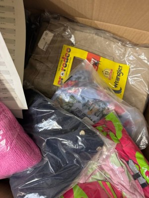 395 € par lot (75 pièces) – Vêtements de marque mixte femmes/hommes, catégories A/B/C...