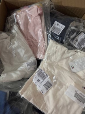 400 € pour 68 pièces de vêtements de marque mixtes femme & homme – retours clients, gra...