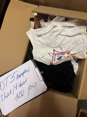 180 € par lot – Mix de t-shirts femme en stock, 120 pièces, catégorie A, neufs sans éti...