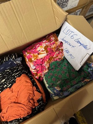 195 € par lot – Combinaisons femme mix, 100 pièces, catégorie A, neuves sans étiquettes...