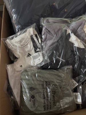 247 € pour 35 pièces de vêtements de marque pour femmes et hommes (mixte), catégorie A–...