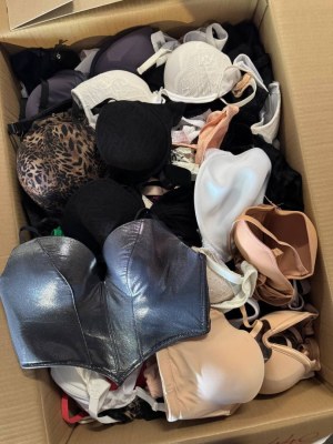 16,00 €/kg lot de maillots de bain femme mix catégorie A, une-pièce, deux-pièces, modèl...