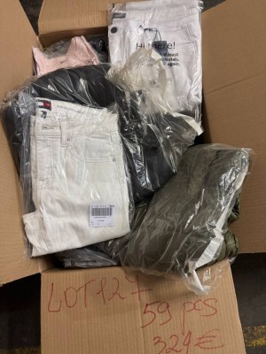 324 € – Lot de vêtements de marque mixte homme et femme | Lot 127 (59 pièces) | Retours...