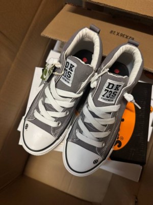 8,50 € Sneakers Dockers pour enfants et adolescents, catégorie A, neufs en boîtes d’ori...