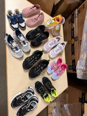 7,50 € Mix chaussures enfant Dockers, catégorie A / échantillons, nouveaux modèles actu...