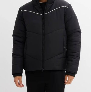 À partir de 9,20 €/pièce. Stock de vestes homme à capuche, catégorie A, automne/hiver/p...