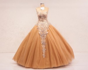 LOT DE 200 ROBES DE SOIREE