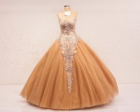 LOT DE 200 ROBES DE SOIREE