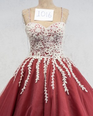 LOT DE 200 ROBES DE SOIREE