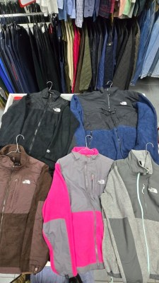 "Vêtements de Seconde Main au Kilo : Offre Exclusive BtoB ! ????️✨"