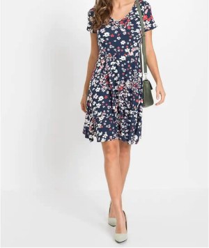 Robes pour femmes pour la saison printemps-été – tailles 32 et 36, à partir de 2,90 € par pièce...